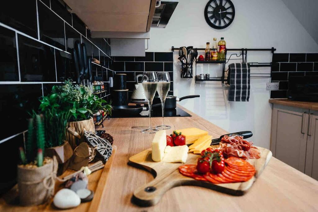 Boho Loft In Somerset - Private Parking Radstock Esterno foto